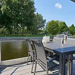 Πλωτό κατάλυμα Heerlijke Houseboat 