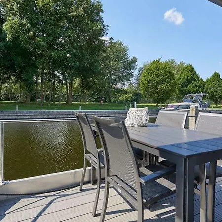 船上ホテル Heerlijke Houseboat 