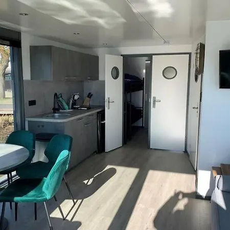 Winter At Our Comfi Houseboat 