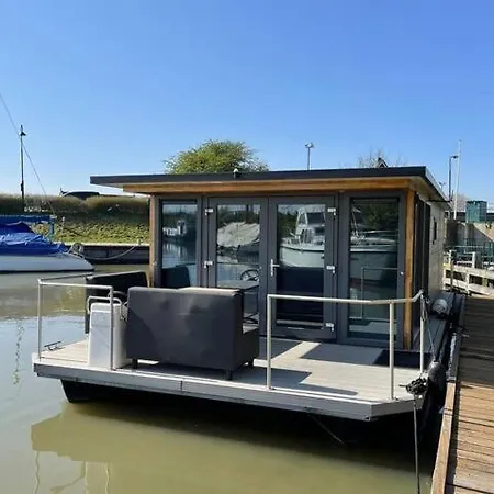 Houseboat Tulip Ns006 Botel